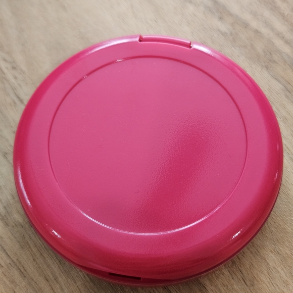 Christian Dior Pink Quilted Compact Case - Picture 5 of 7